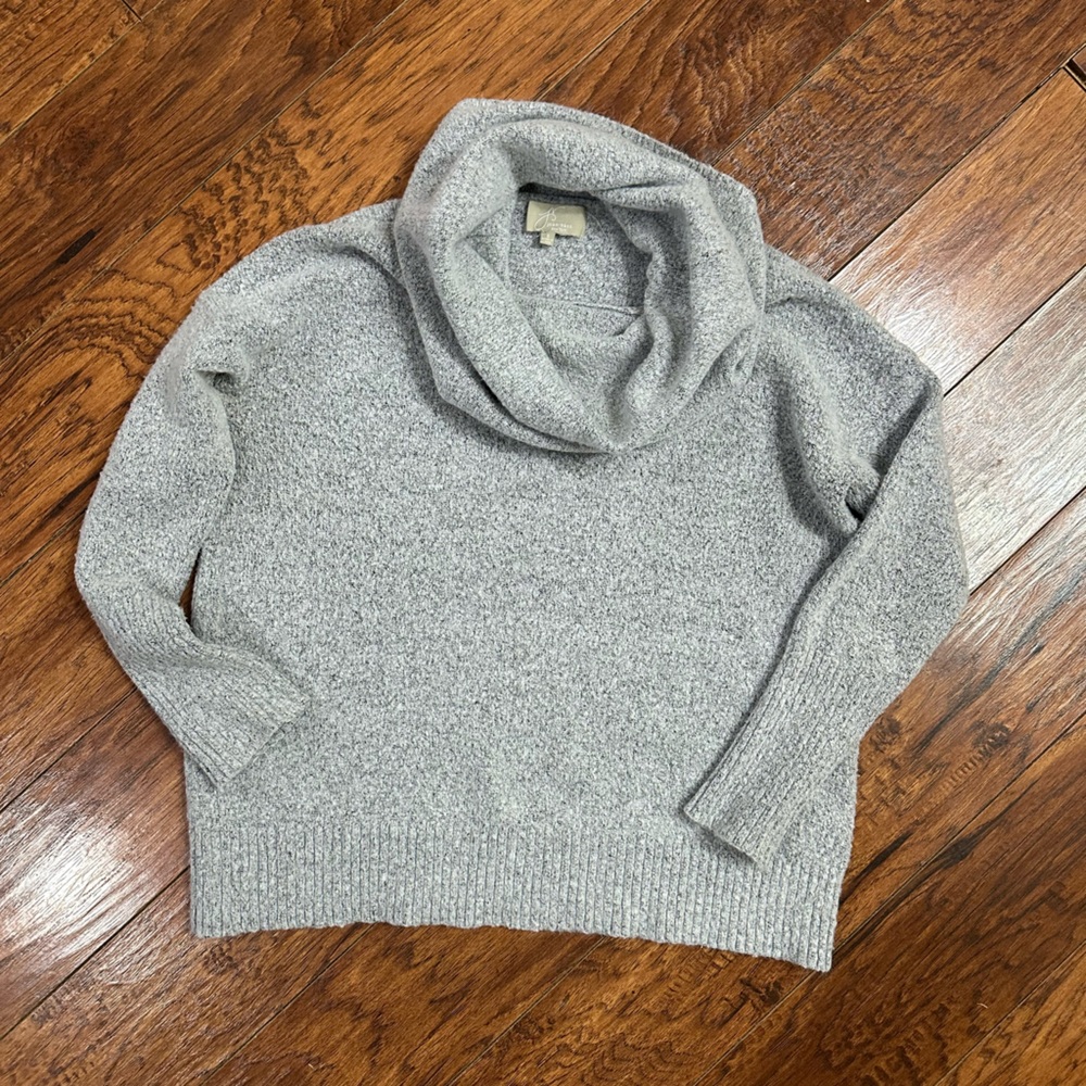 Classic Grey Turtleneck/Cowl Neck Sweater Super Soft Knit | Size Small Joan vase